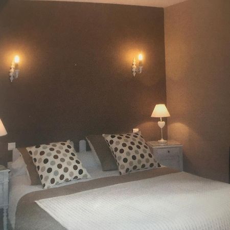 Saint-Germain-du-Puy Chambres D'Hotes Du Domaine De Jacquelin מראה חיצוני תמונה