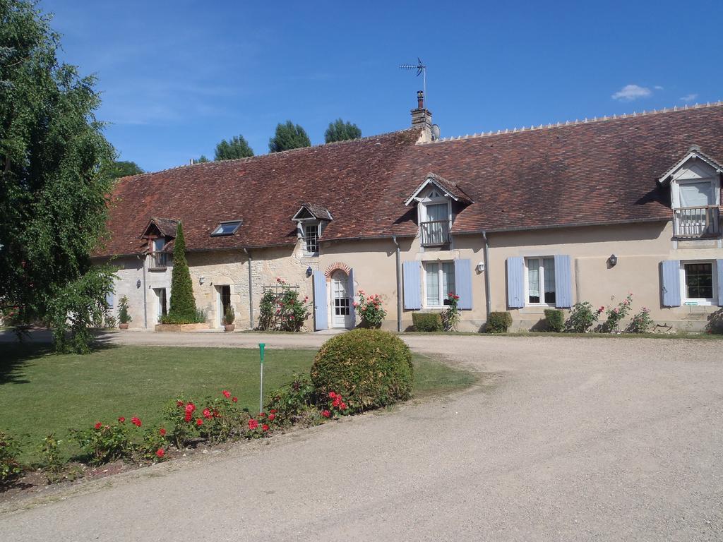 Saint-Germain-du-Puy Chambres D'Hotes Du Domaine De Jacquelin מראה חיצוני תמונה