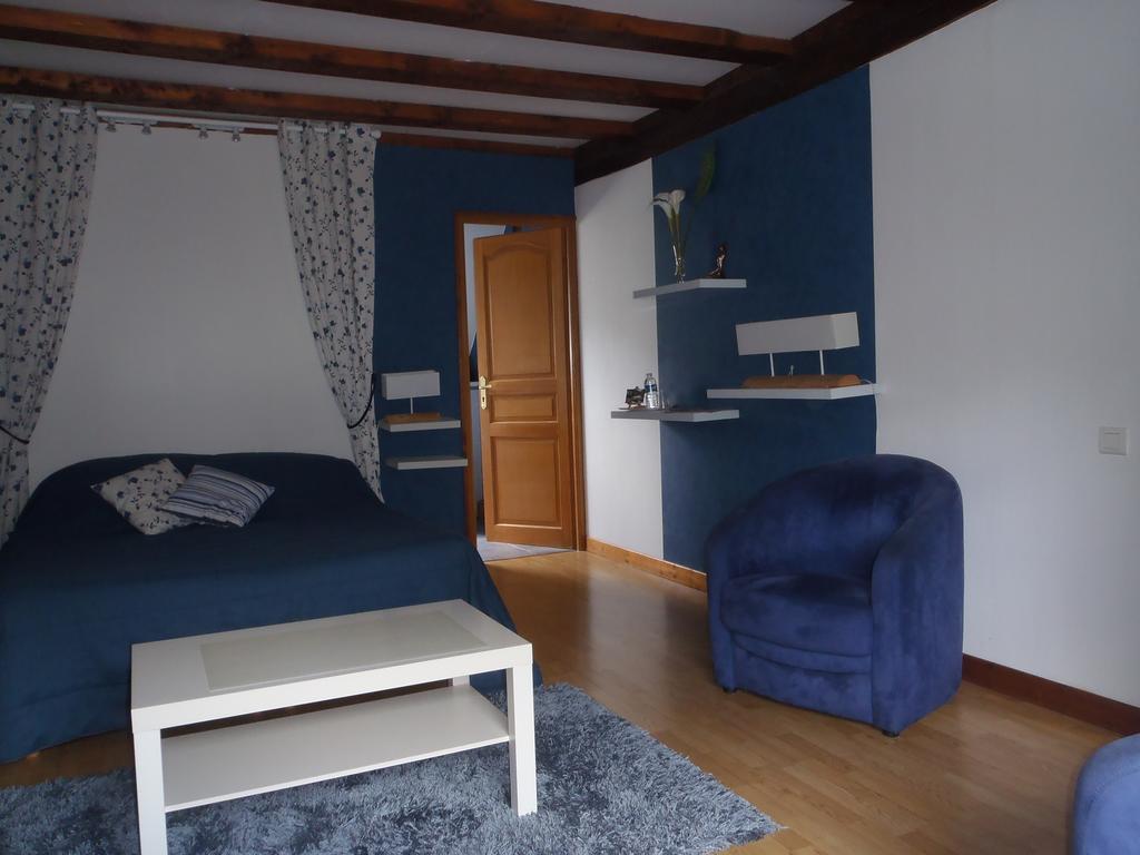 Saint-Germain-du-Puy Chambres D'Hotes Du Domaine De Jacquelin חדר תמונה