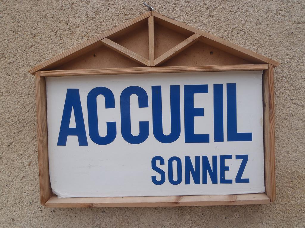 Saint-Germain-du-Puy Chambres D'Hotes Du Domaine De Jacquelin מראה חיצוני תמונה