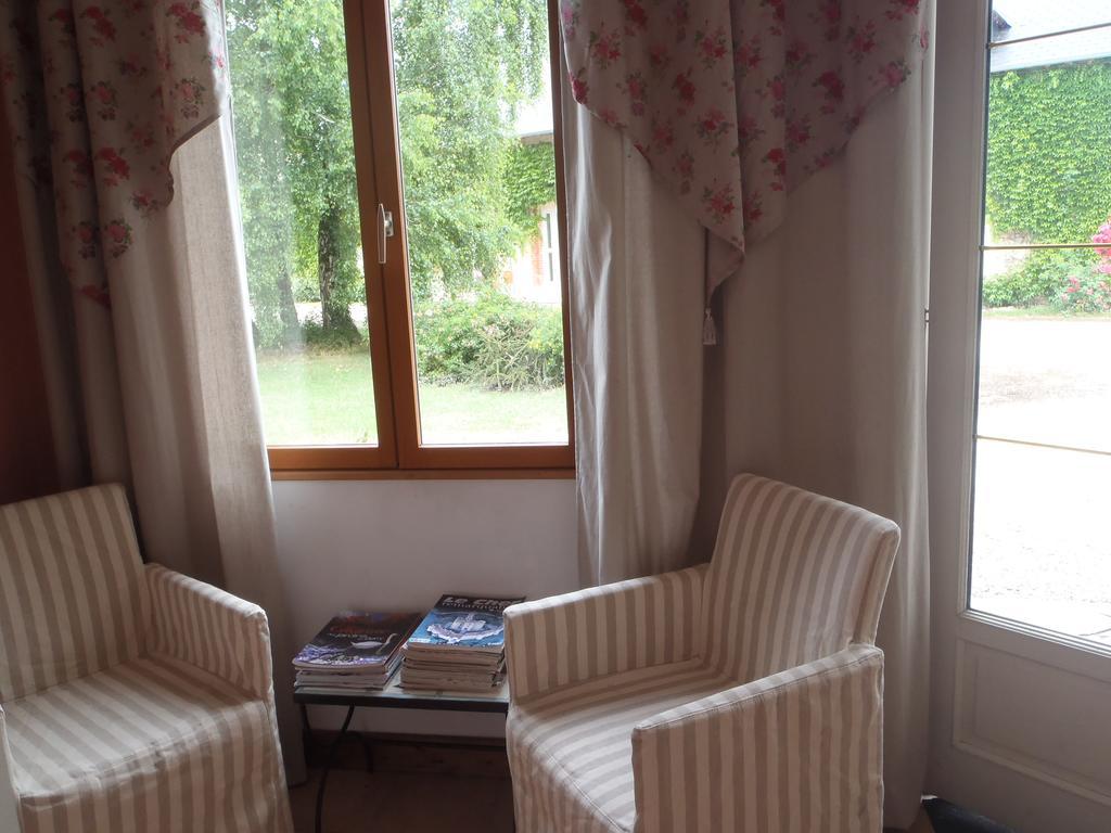 Saint-Germain-du-Puy Chambres D'Hotes Du Domaine De Jacquelin מראה חיצוני תמונה