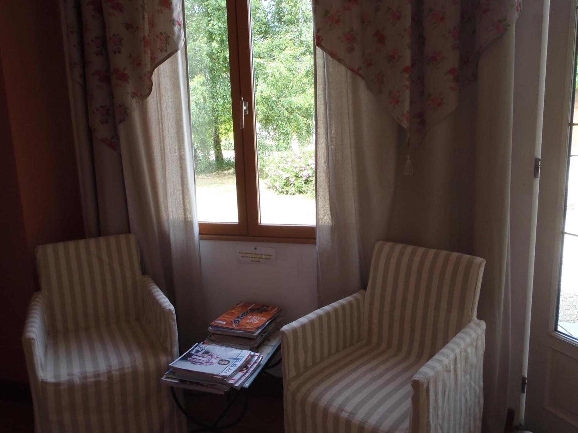 Saint-Germain-du-Puy Chambres D'Hotes Du Domaine De Jacquelin חדר תמונה