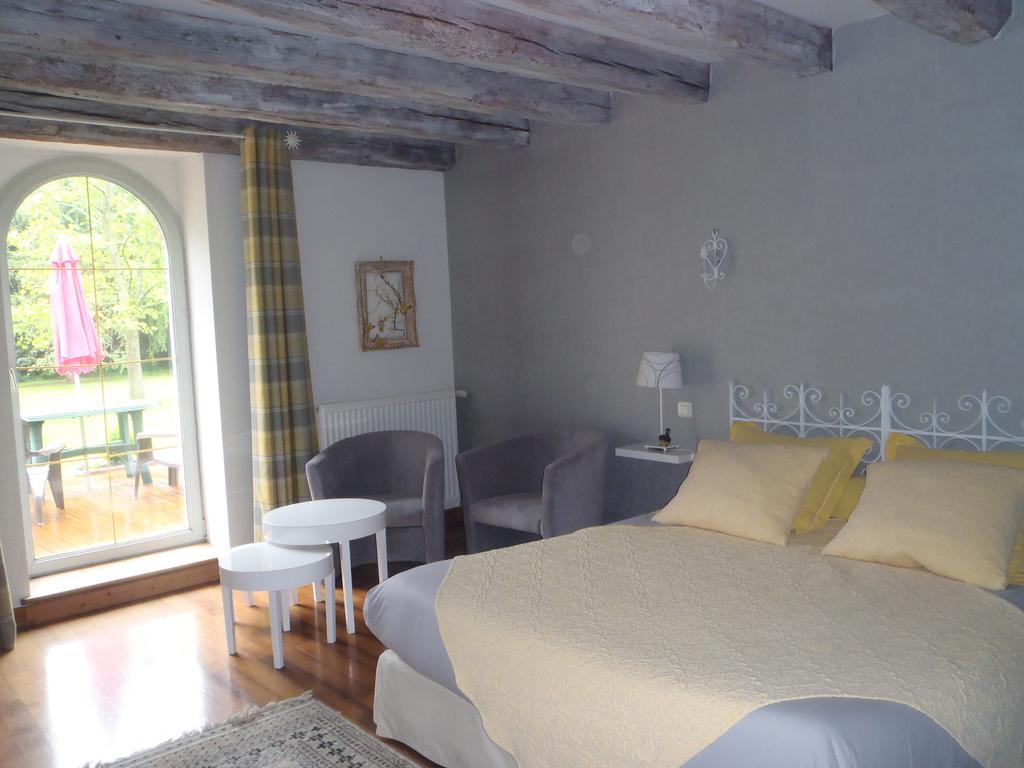 Saint-Germain-du-Puy Chambres D'Hotes Du Domaine De Jacquelin מראה חיצוני תמונה